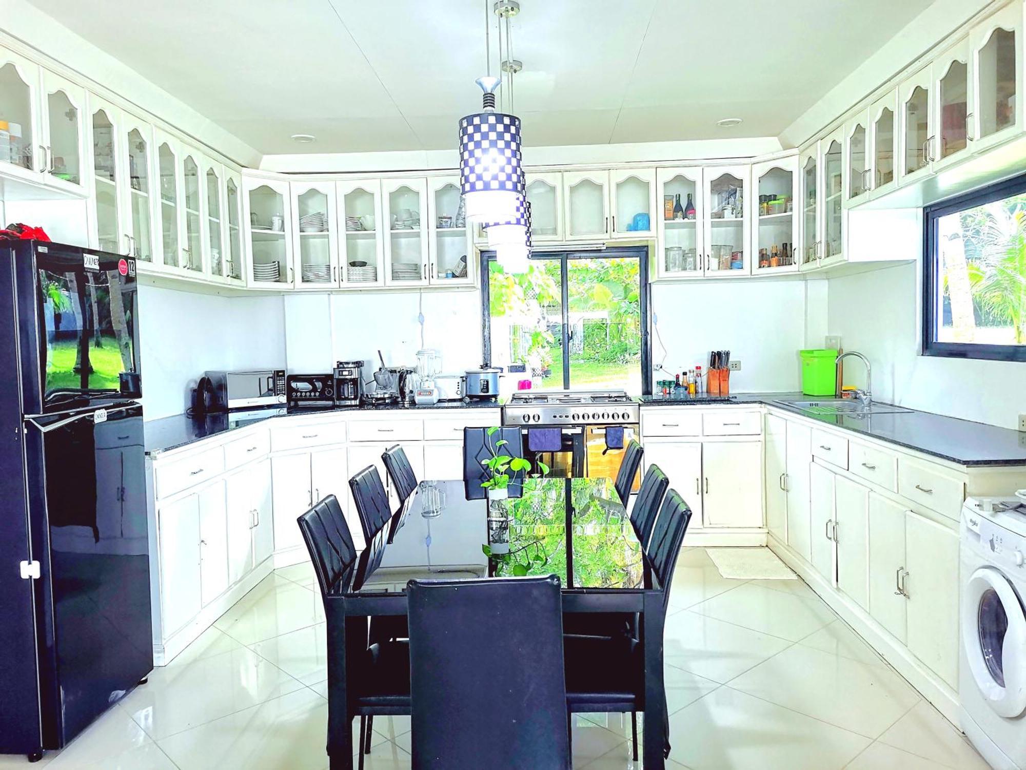 Beach Front White House Villa Maria  エクステリア 写真